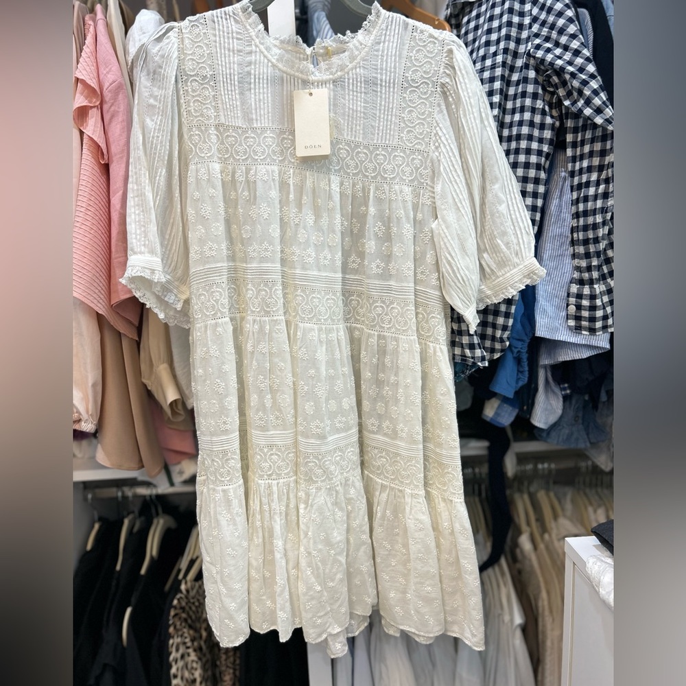 Doen anglaise and lace ruffle skirt dress